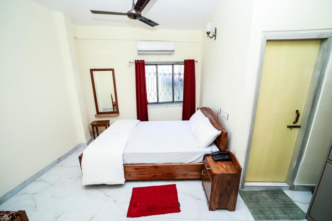 Rishika Guest House And Banquet Kolkata Bagian luar foto